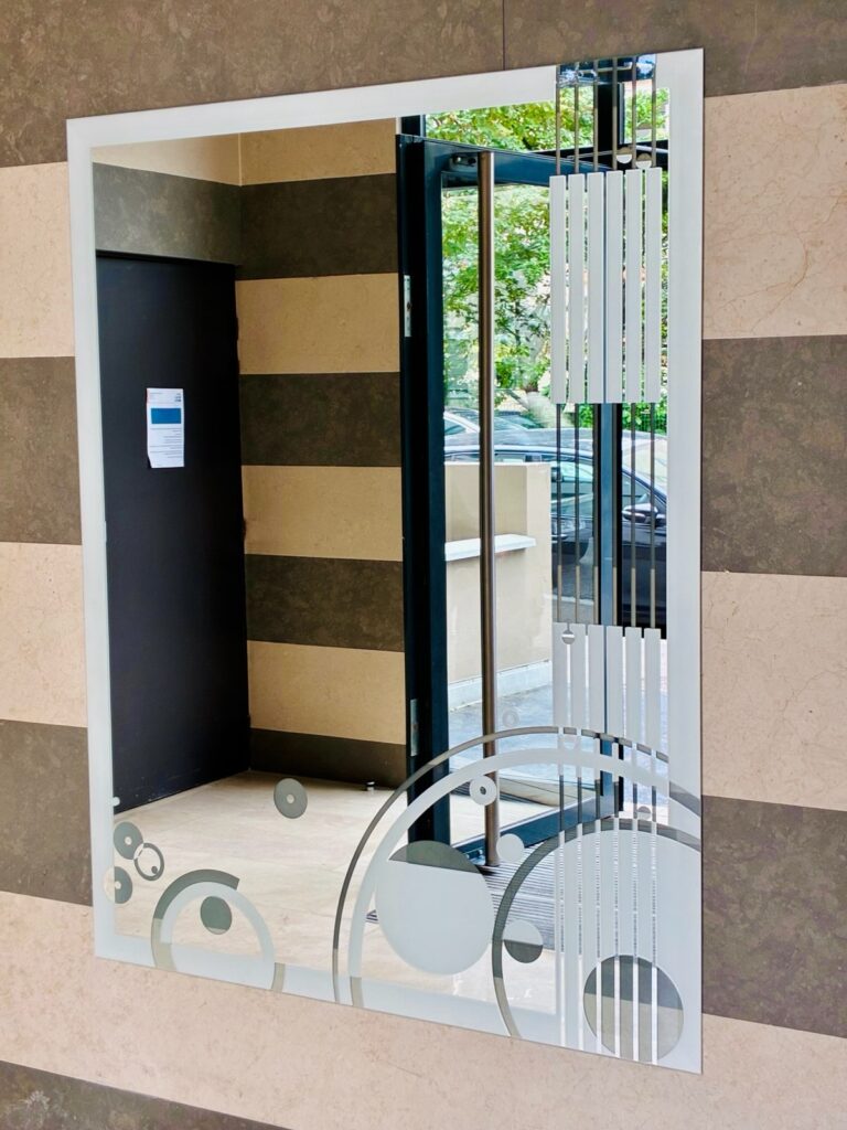 Remplacement de miroir dans un hall immeuble à Villeurbanne