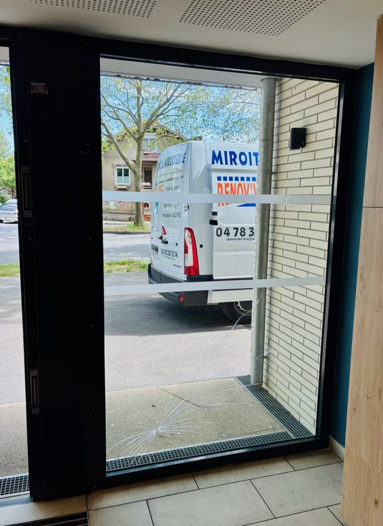Remplacement de vitre entrée d'immeuble avant